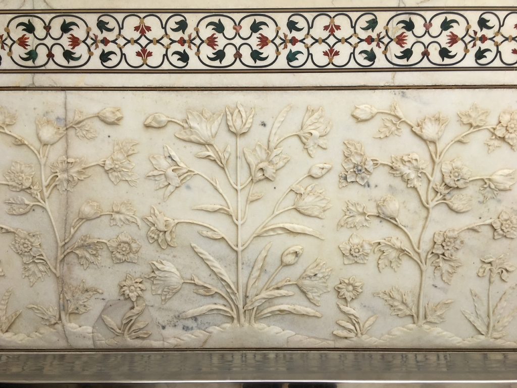 intricate designs on the Taj Mahal