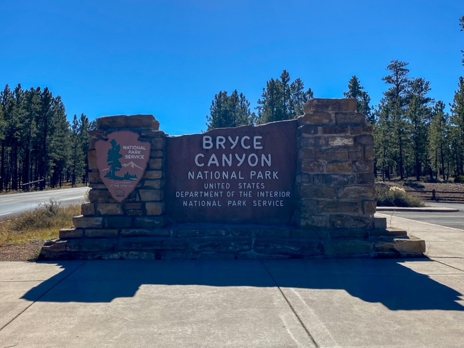 Bryce Canyon National Park entrance sign