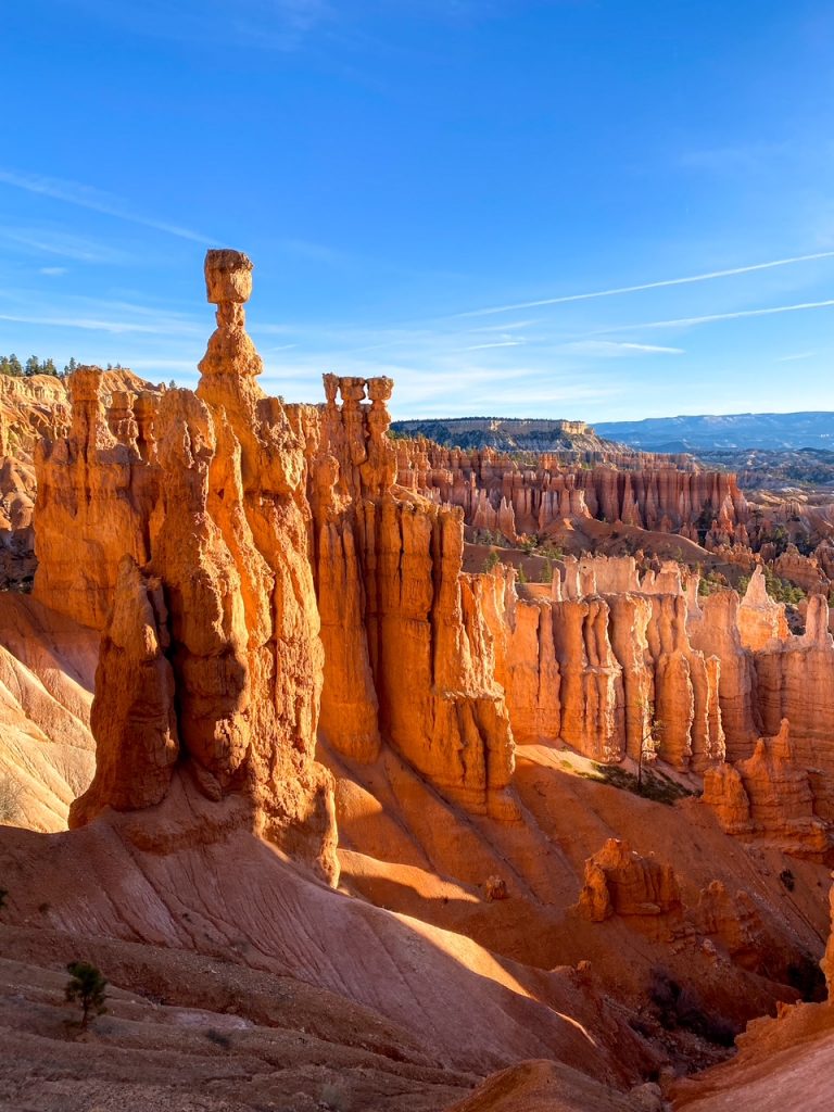 Thor's Hammer and the Three Gossips are famous hoodoos along the Navajo Loop in Bryce Canyon