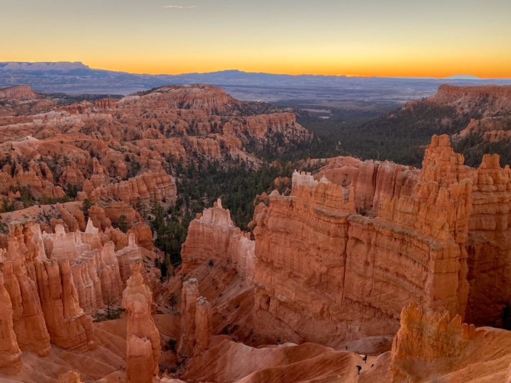 a fall sunrise at Sunset Point should be on your itinerary for one day in Bryce Canyon