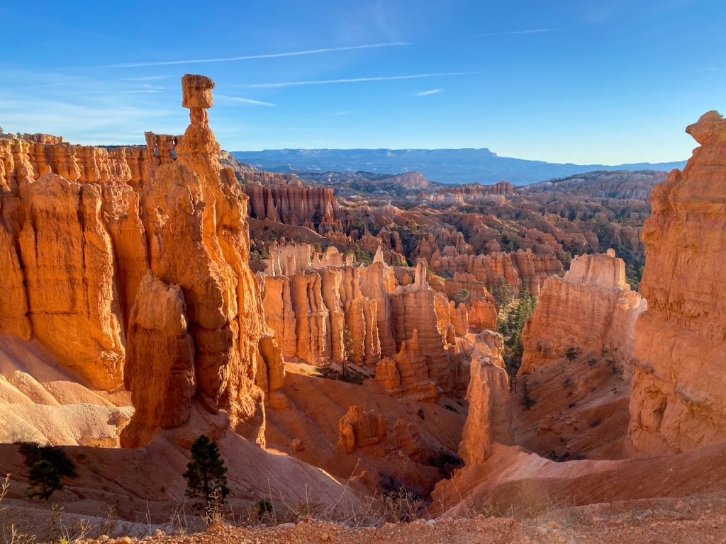 a panoramic view of hoodoos along the popular Navajo Loop including Thor's Hammer and the Three Gossips in Bryce Canyon