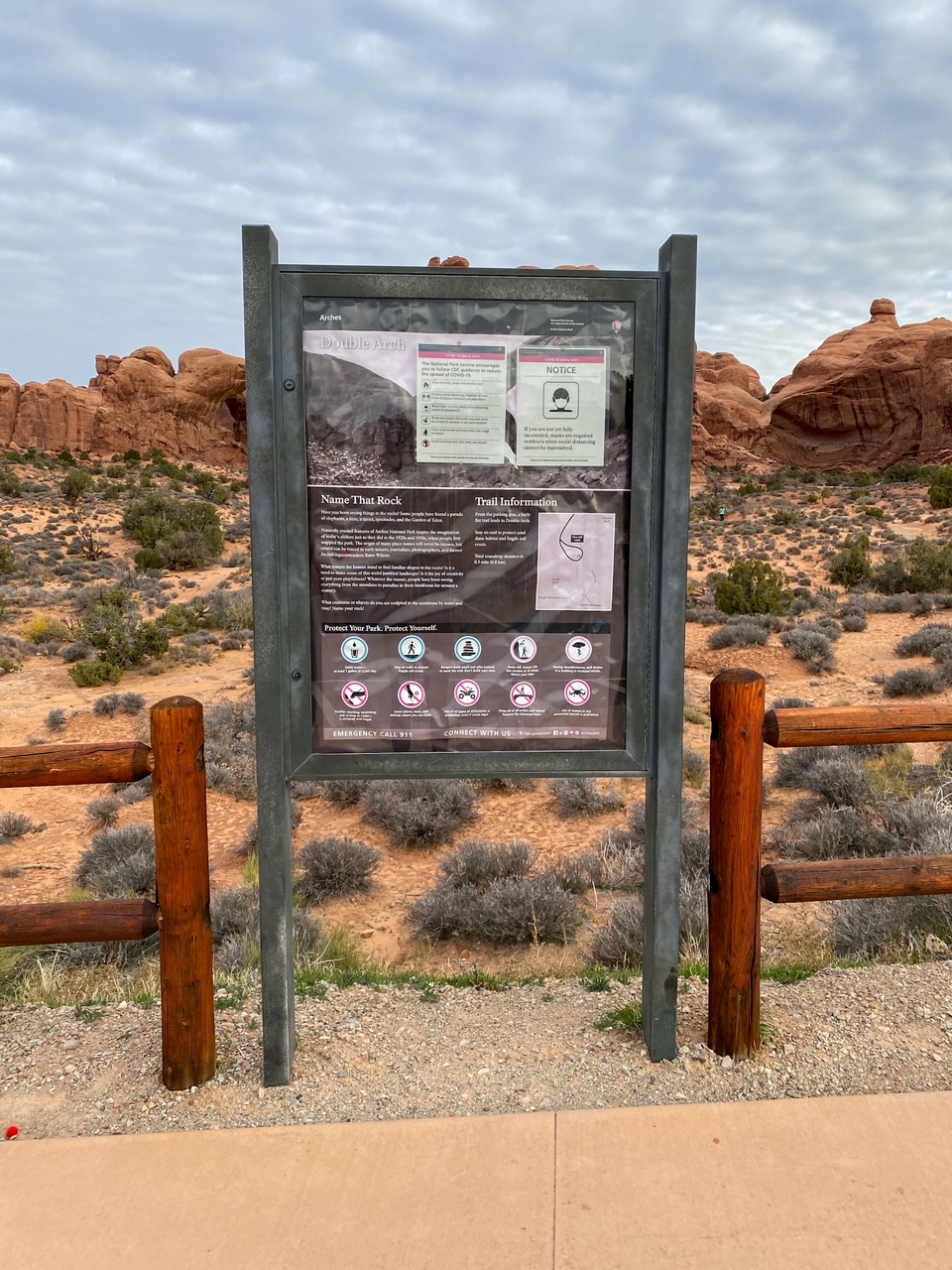 the Double Arch Trailhead