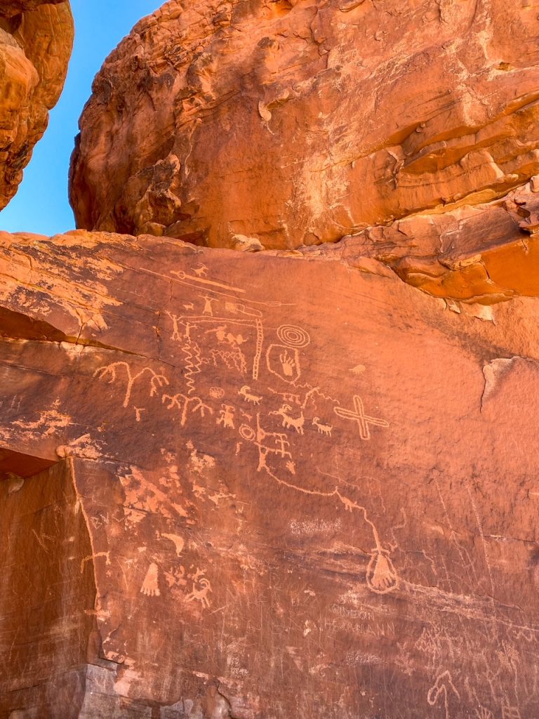 the petroglyphs at Atlatl Rock