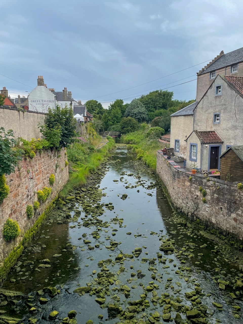 the Dreel Burn stream that separates Anstruther Easter from Anstruther Wester