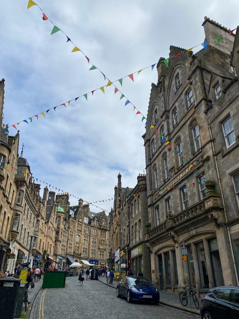 the Royal Mile in Old Town Edinburgh, Scotland 