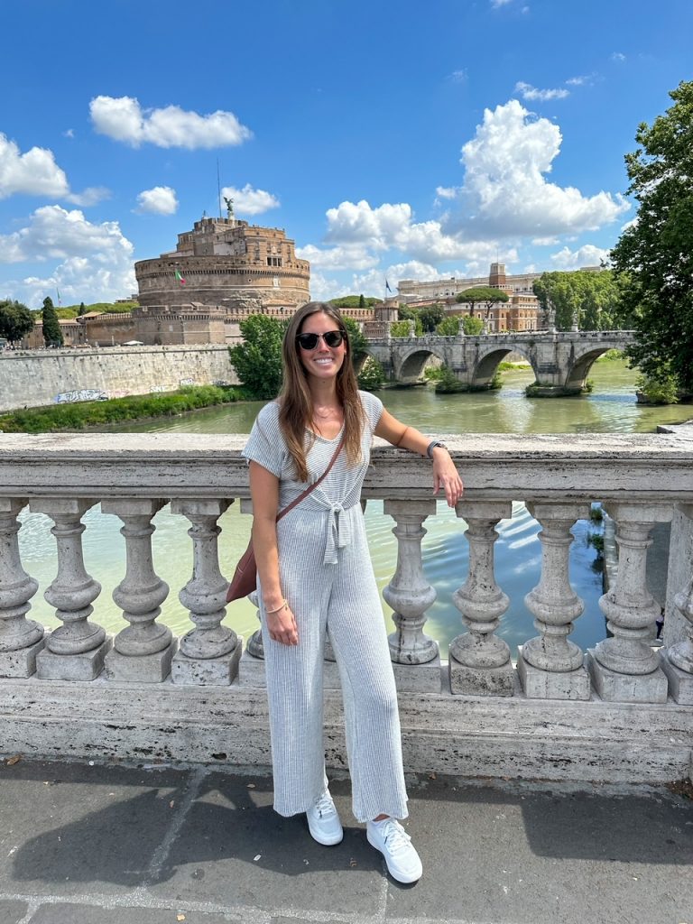 Sara on Ponte Vittorio Emanuele II