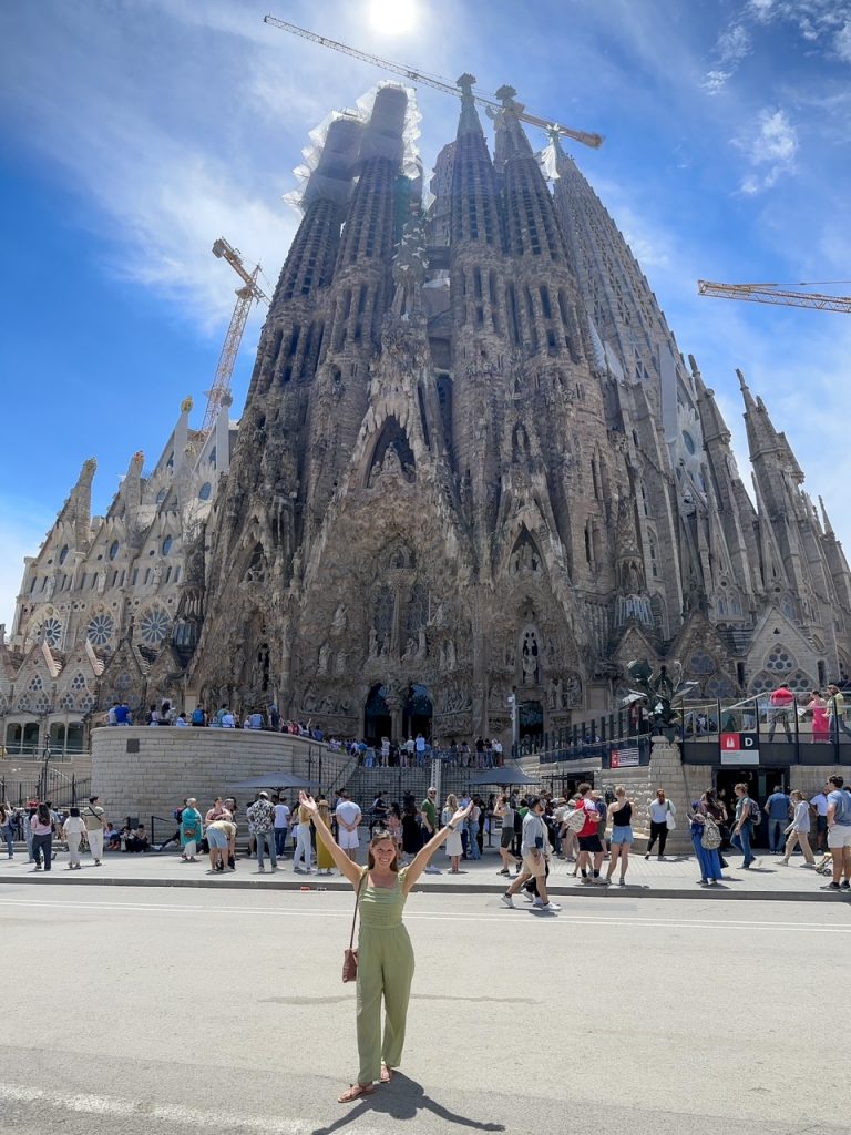 Sara posing at Sagrada Família
