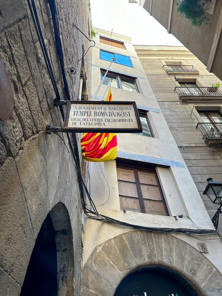 entry to the old Roman columns in Barcelona