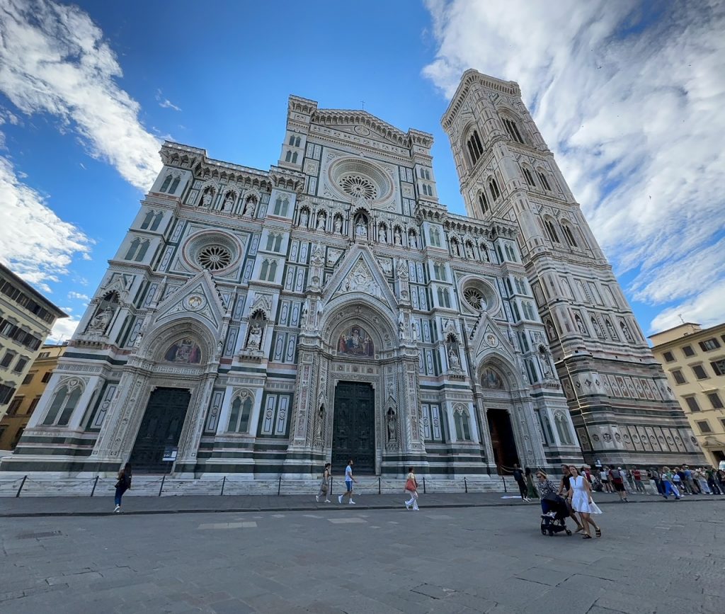 Duomo di Firenze, the top must-see attraction in Florence, Italy