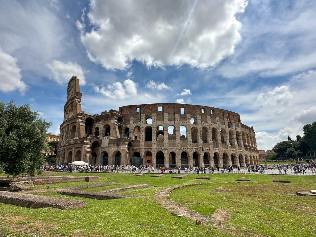 the Colosseum is a must-see attraction when you're in Rome for 3 days