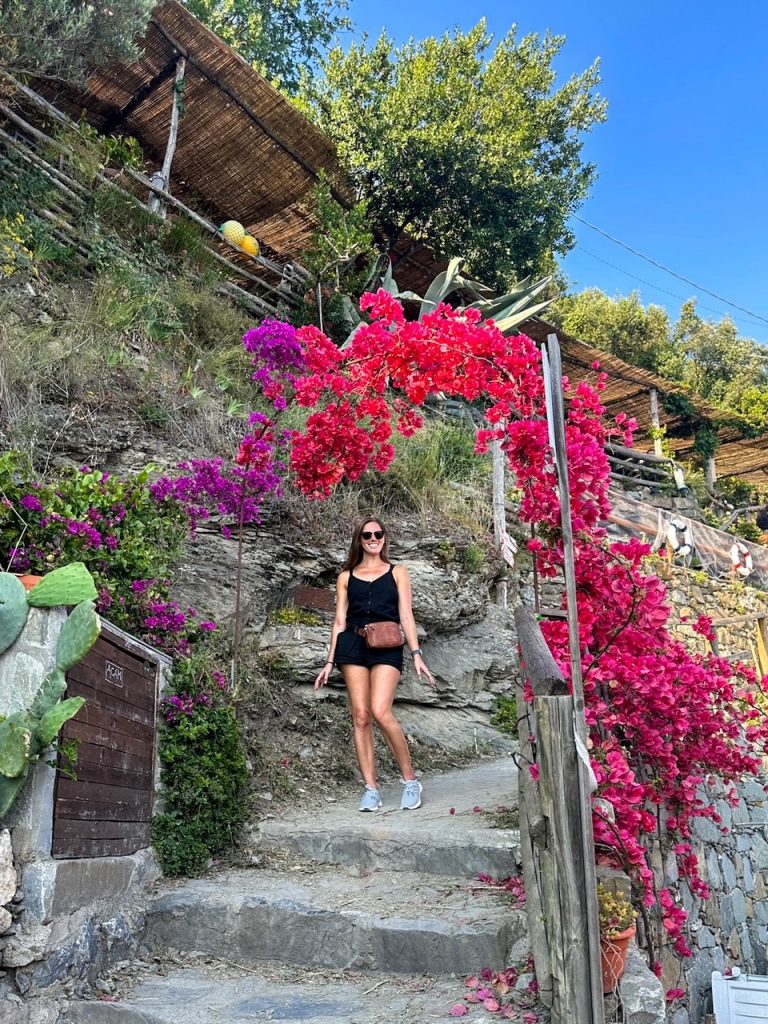 Sara on the hike between Corniglia and Vernazza