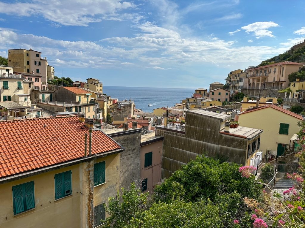 Cinque Terre town views on the way to Riomaggiore Castle