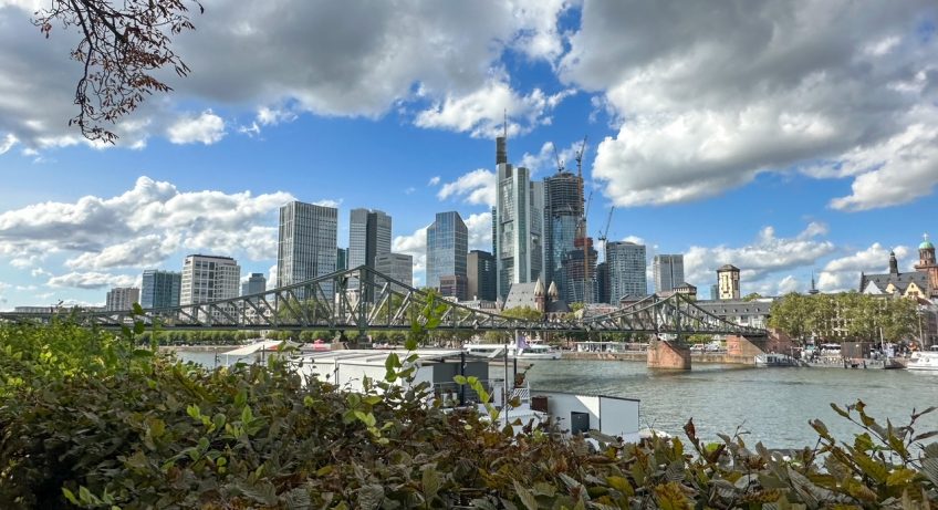 Frankfurt skyline and the Eiserner Steg