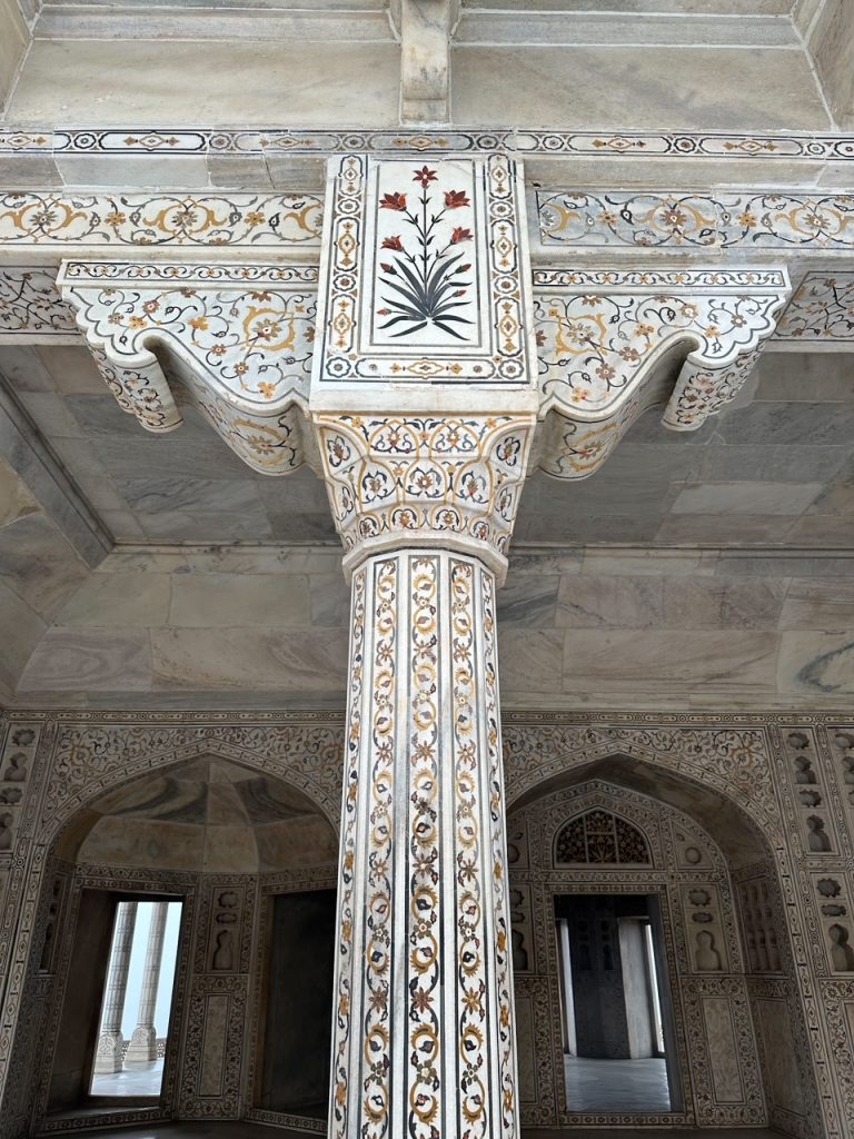 beautiful designs at Agra Fort