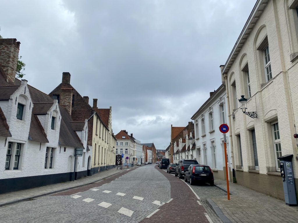 charming houses along the walk from Bruges Station to Bruges city center