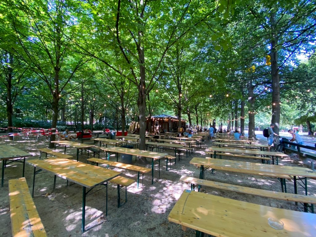 seating area at Woodpecker Royal Park in Brussels
