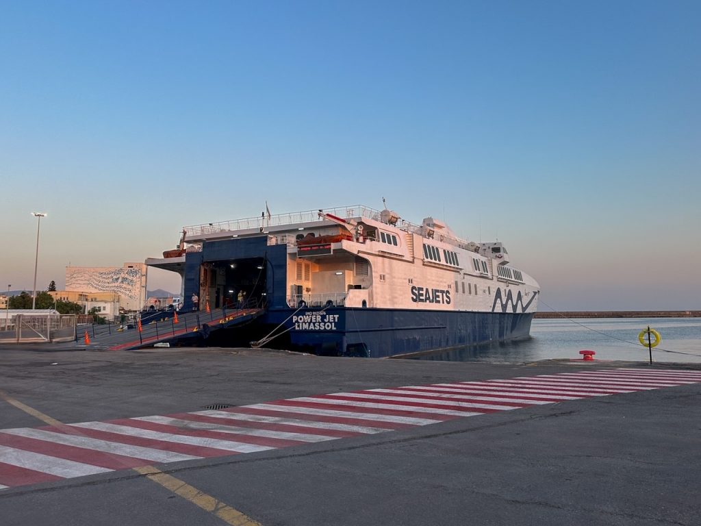 Seajets Ferry from Crete to Santorini