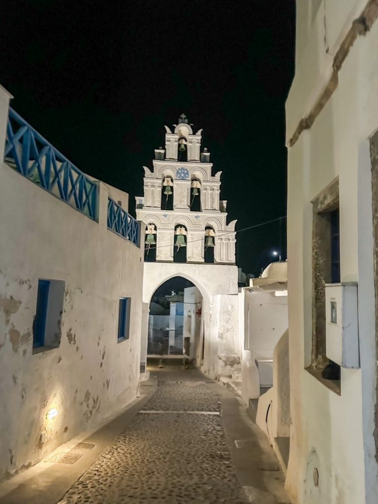 walking around Megalochori on Santorini