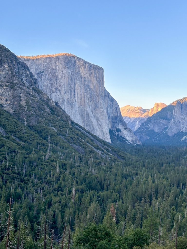 El Capitan at sunset at Tunnel View in Yosemite National Park