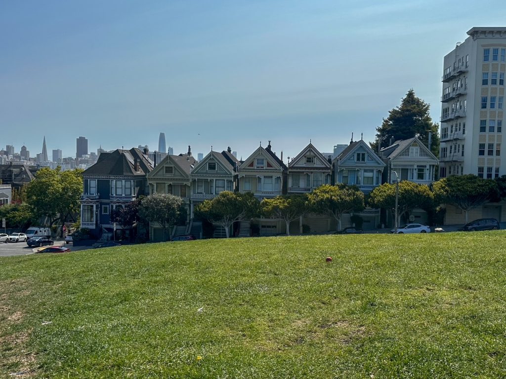 the Painted Ladies are brightly-colored Victorian and Edwardian houses at Alamo Square Park and should be on your 3-day San Francisco itinerary
