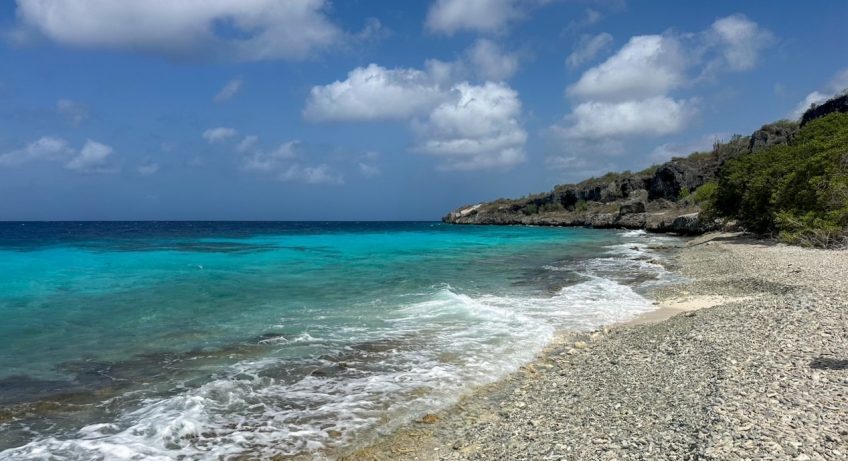 turquoise blue water at the popular 1000 Steps diving spot in Bonaire